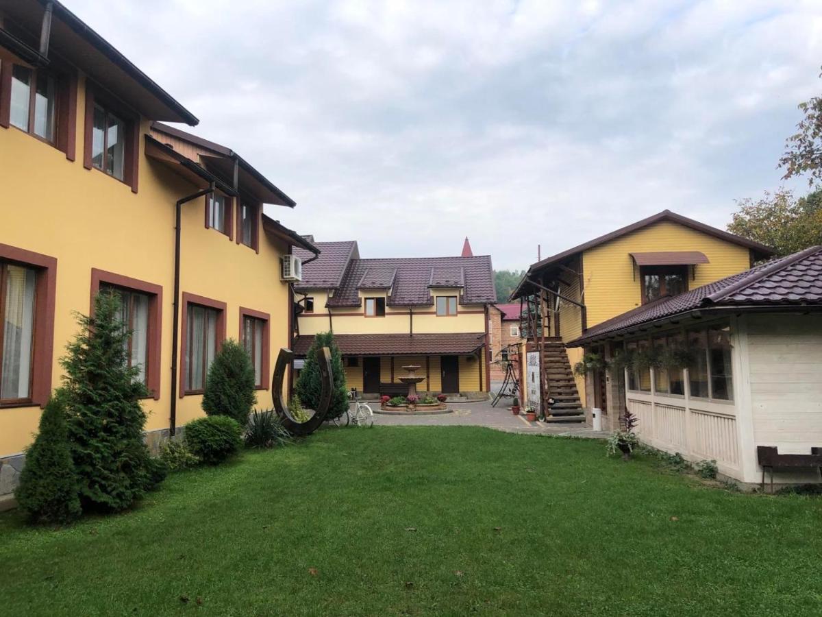 Sadyba Magnat Hotel Dilyatyn Exteriér fotografie