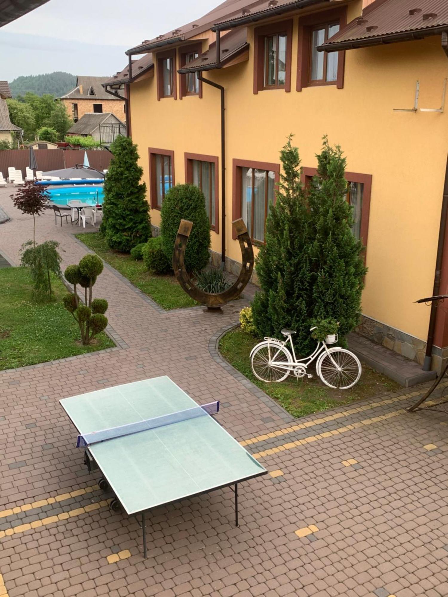 Sadyba Magnat Hotel Dilyatyn Exteriér fotografie