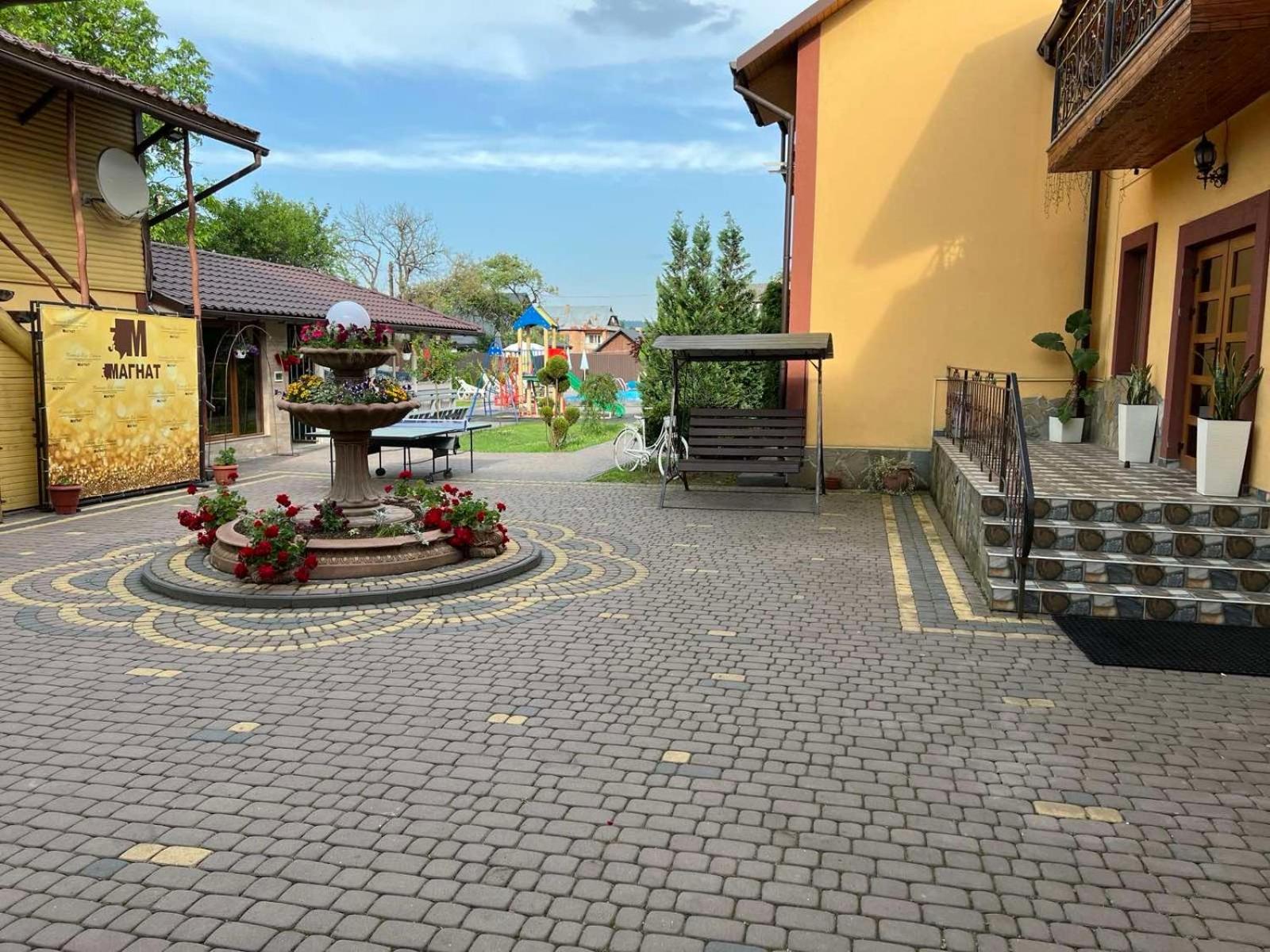 Sadyba Magnat Hotel Dilyatyn Exteriér fotografie