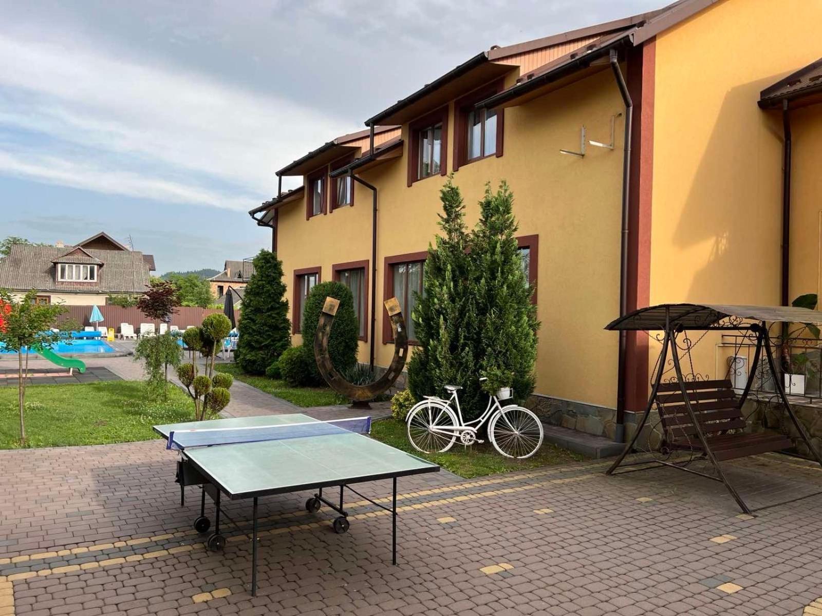 Sadyba Magnat Hotel Dilyatyn Exteriér fotografie